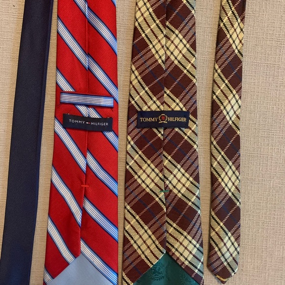 TOMMY HILFIGER bundle of ties - Picture 3 of 3